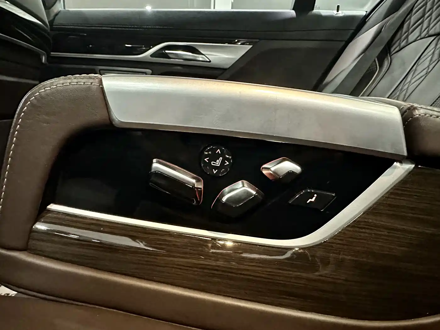 BMW 7 Series 2021 Model 730Li Luxury Package фото 18