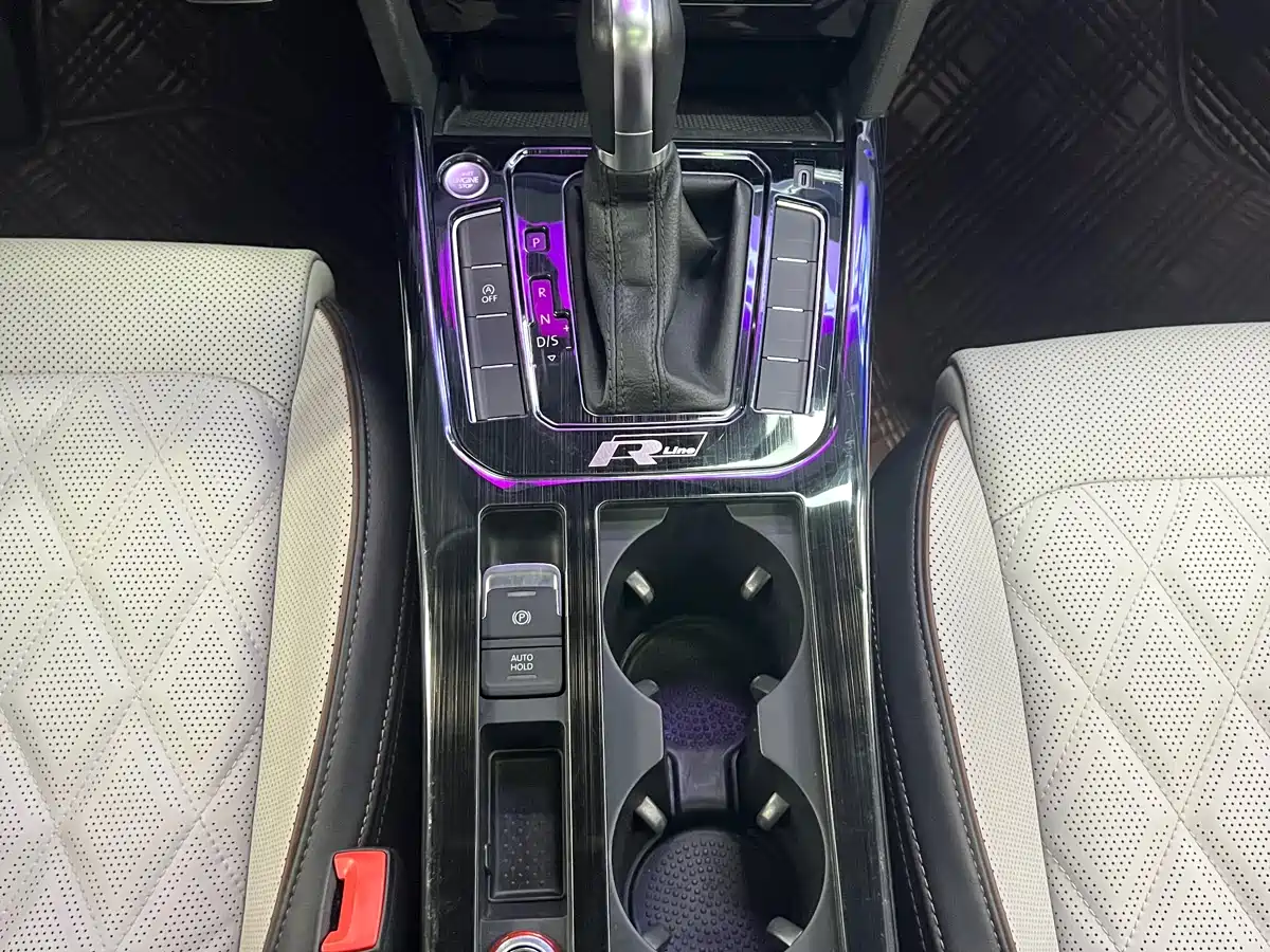 Volkswagen Magotan 2023 Model 2 Million Commemorative Edition 330TSI DSG Luxury фото 11