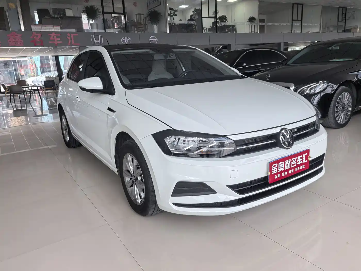 Volkswagen Polo 2023 Plus 1.5L Automatic Colorful Tech Edition фото 3