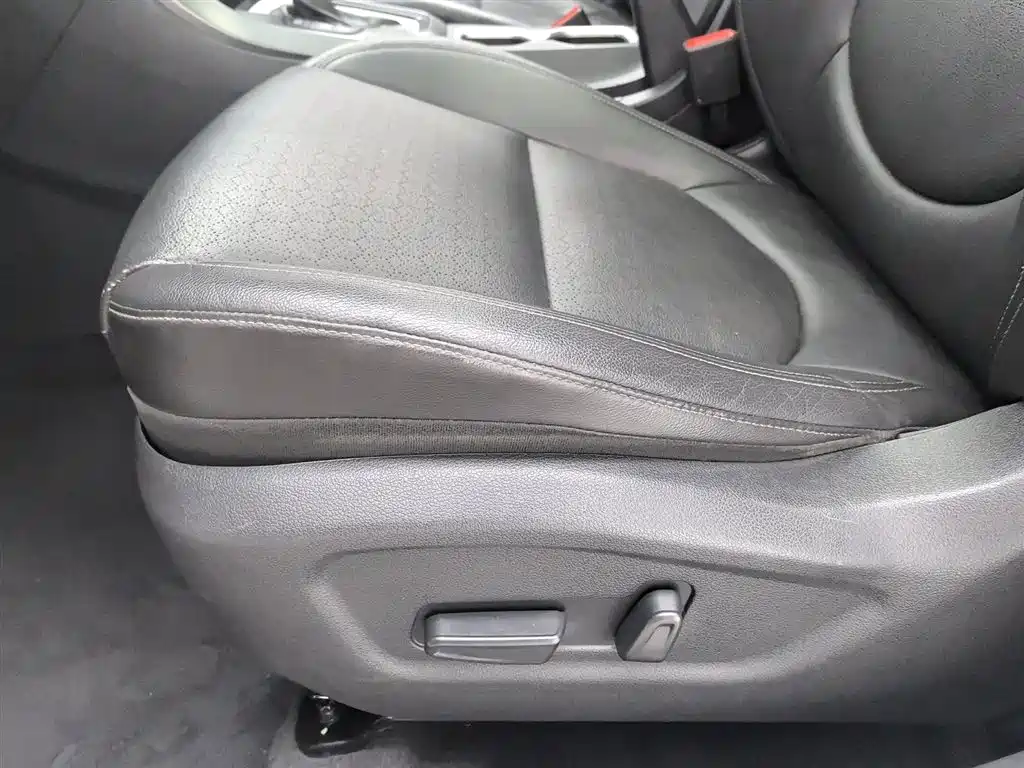 Hyundai Beijing Hyundai ix35 2019 2.0L Automatic 2WD Zhiyong·Enjoy China V фото 20