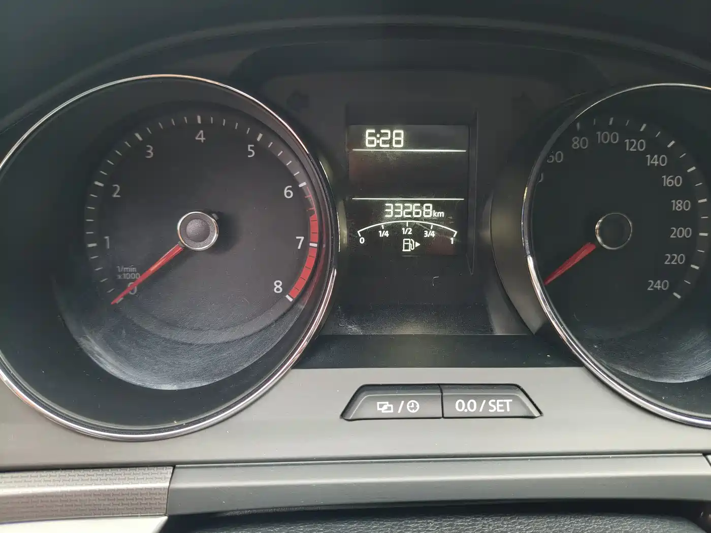 VOLKSWAGEN BORA
