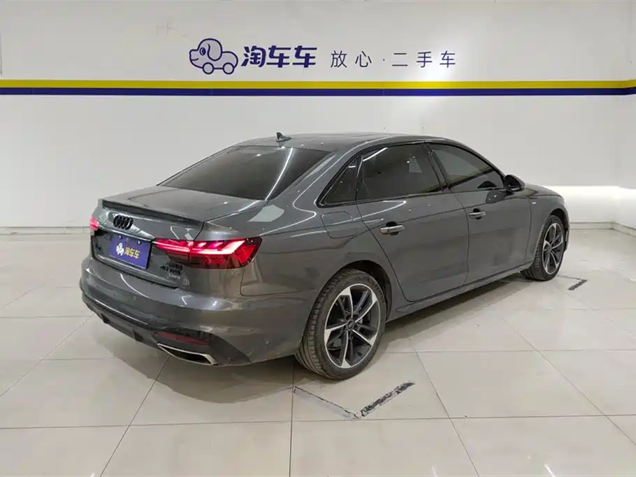 Audi A4L 2022 40 TFSI Fashion Dynamic фото 3