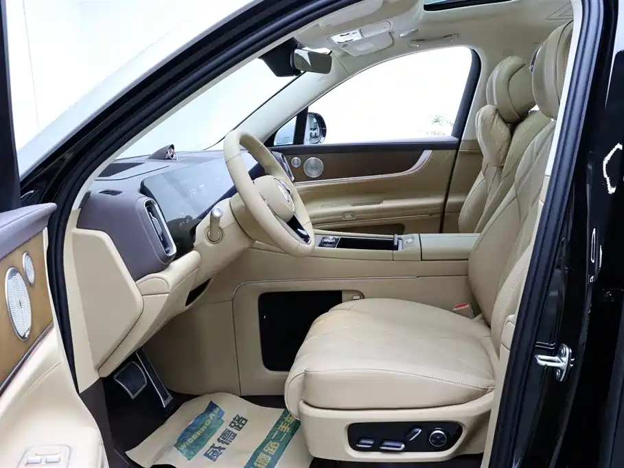 AITO Wenjie AITO M9 2025 Extended Range Ultra 52kWh 6-Seater фото 14