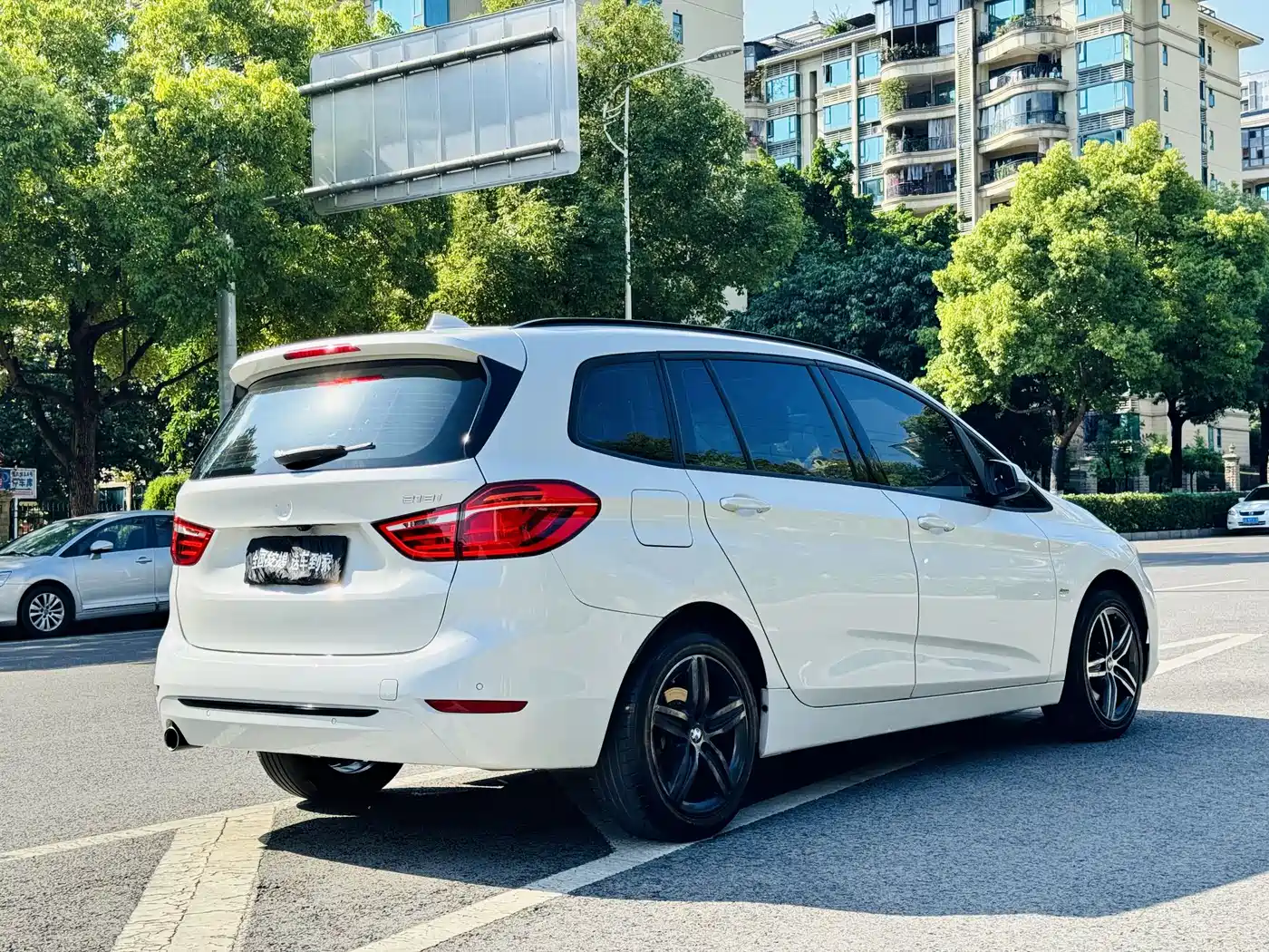 BMW 2 Series Gran Tourer 2015 218i Sport Design Package фото 3