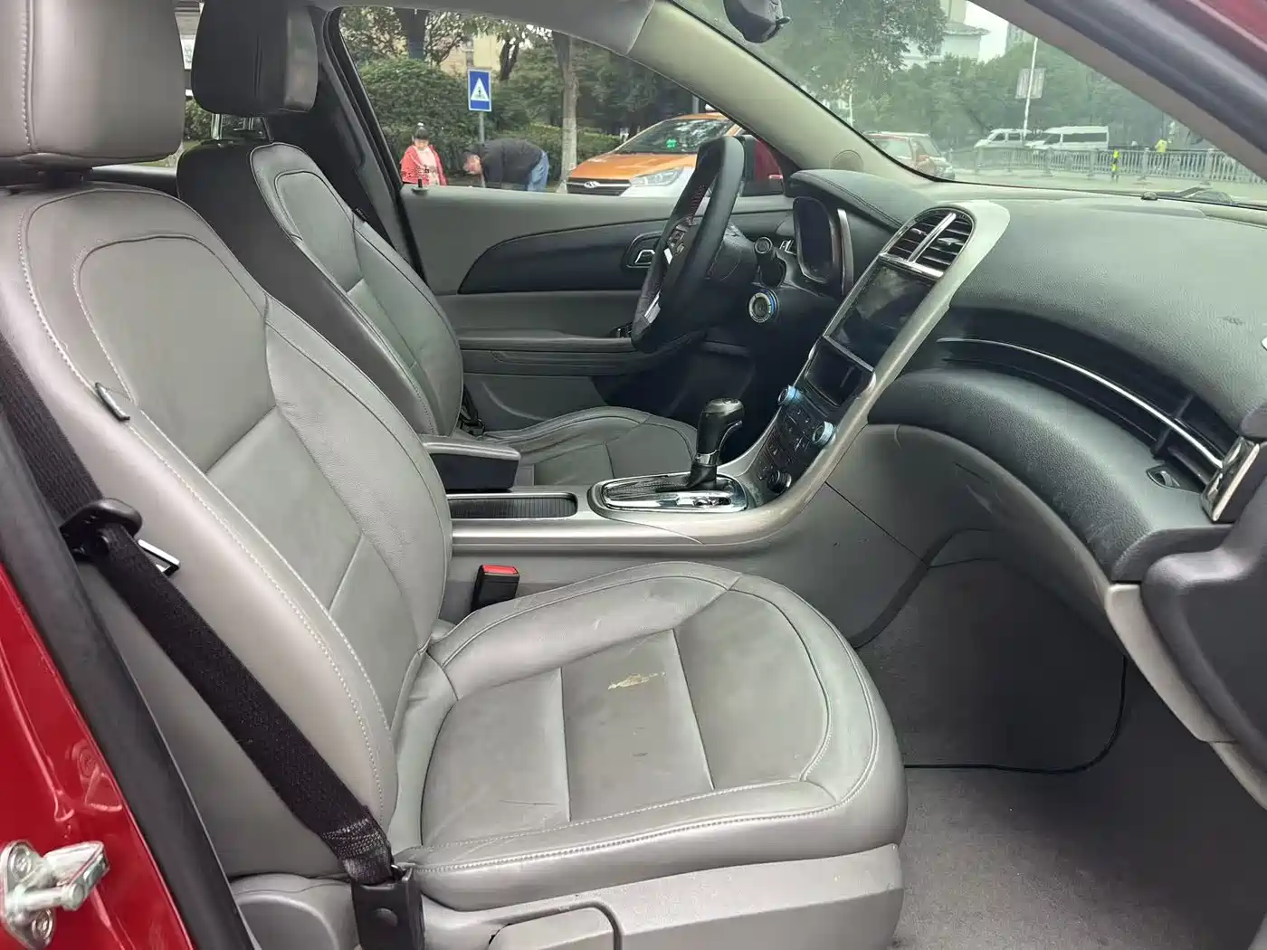 Chevrolet Malibu 2014 2.0L Automatic Luxury фото 9