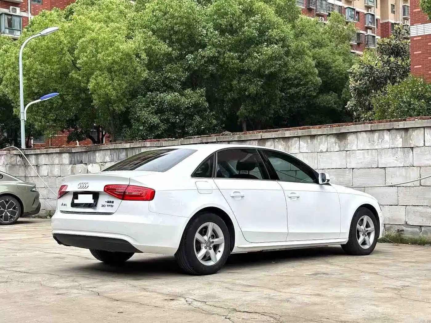Audi A4L 2016 30 TFSI Collector's Edition Automatic Comfort фото 9
