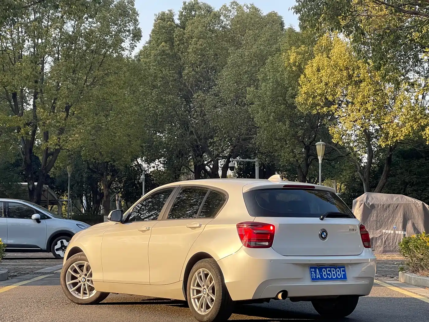 BMW 1 Series (Import) 2013 Facelift 118i Leading Model фото 4
