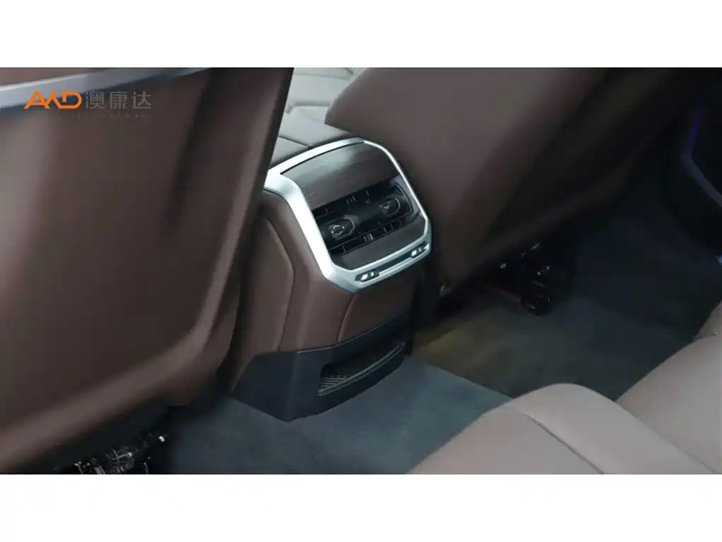 BMW 7 Series 2023 Model 735Li M Sport Package фото 9