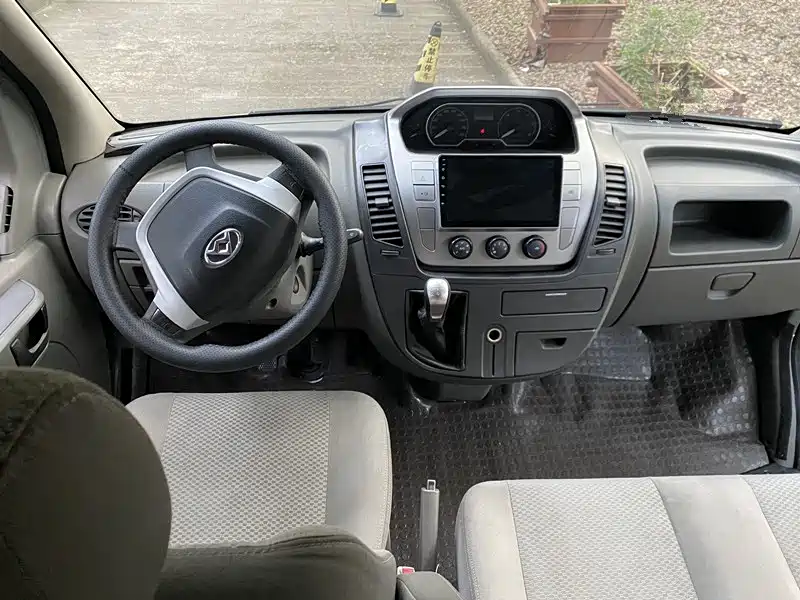 SAIC Maxus Xintu V80 2014 2.5T Aoyun Short Wheelbase Medium Roof фото 8