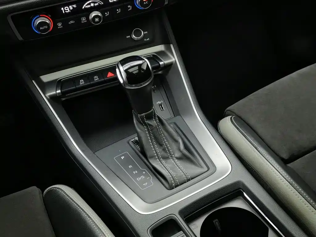 Audi Q3 2019 35 TFSI Progressive Sport фото 13