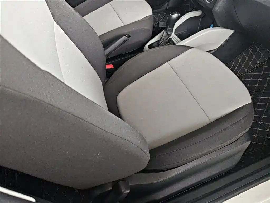 Škoda Fabia 2017 1.4L Auto Car Enjoy Edition фото 25