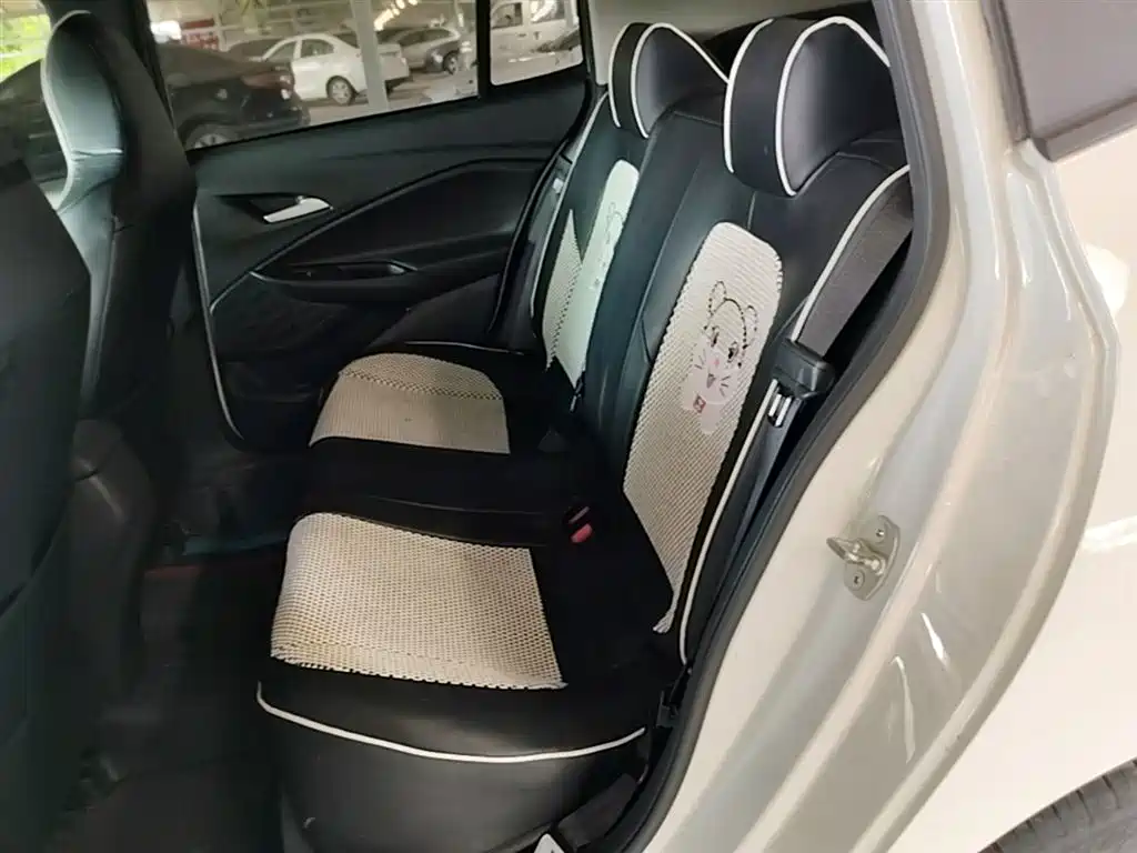 Chevrolet Cavalier 2020 325T Automatic Joy Edition фото 17