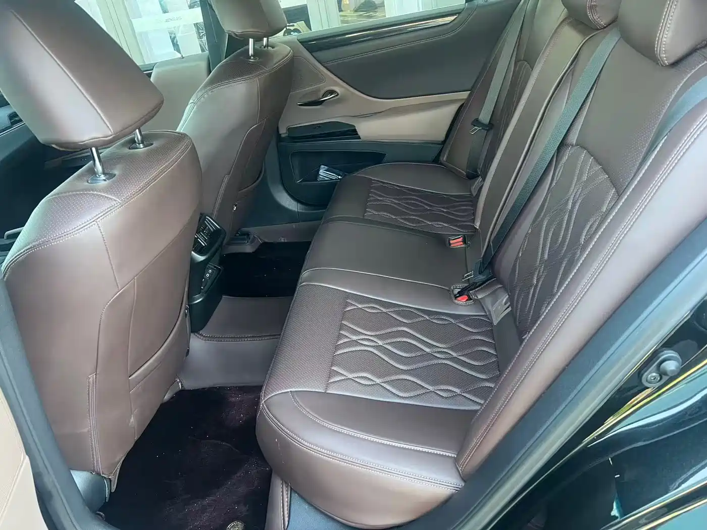 Lexus ES 2023 260 Excellence фото 6