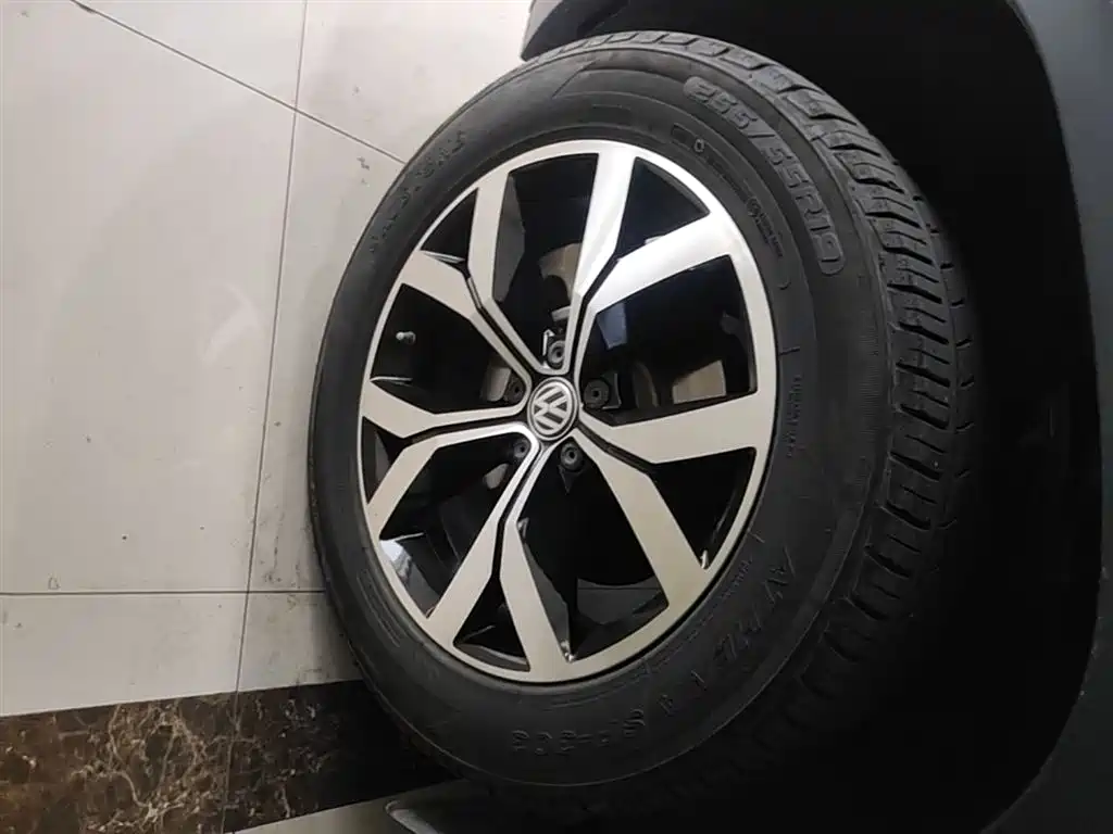 Volkswagen Teramont 2017 530 V6 4WD Luxury Edition фото 23