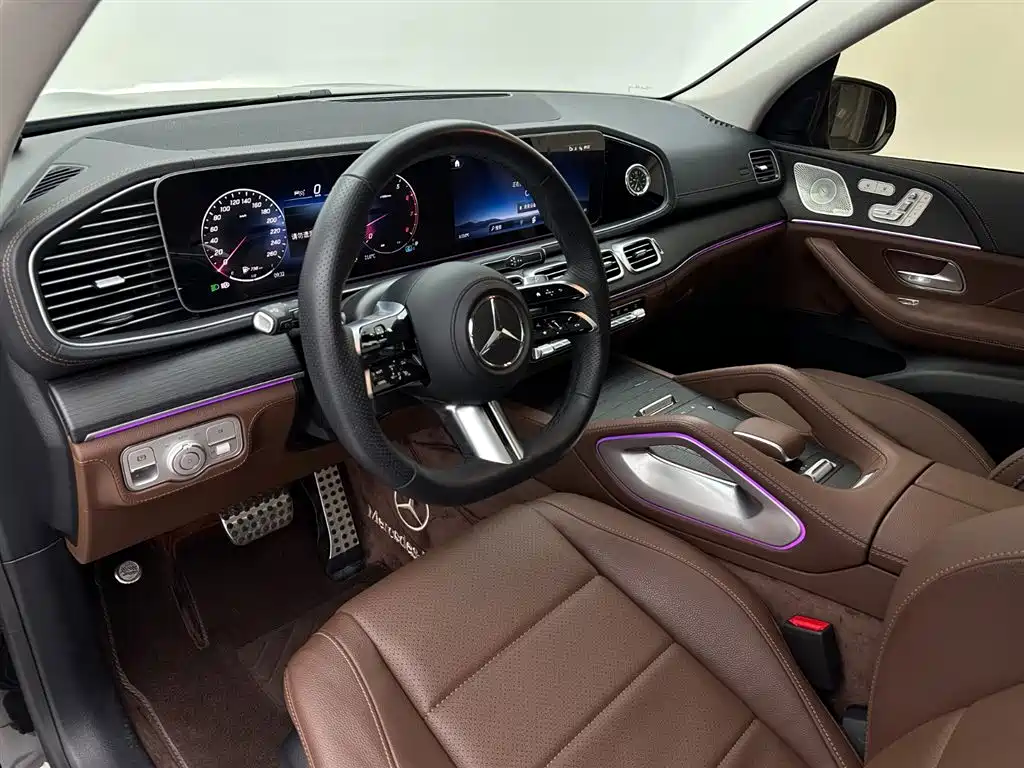 Mercedes-Benz GLS 2024 GLS 450 4MATIC Fashion Edition фото 16
