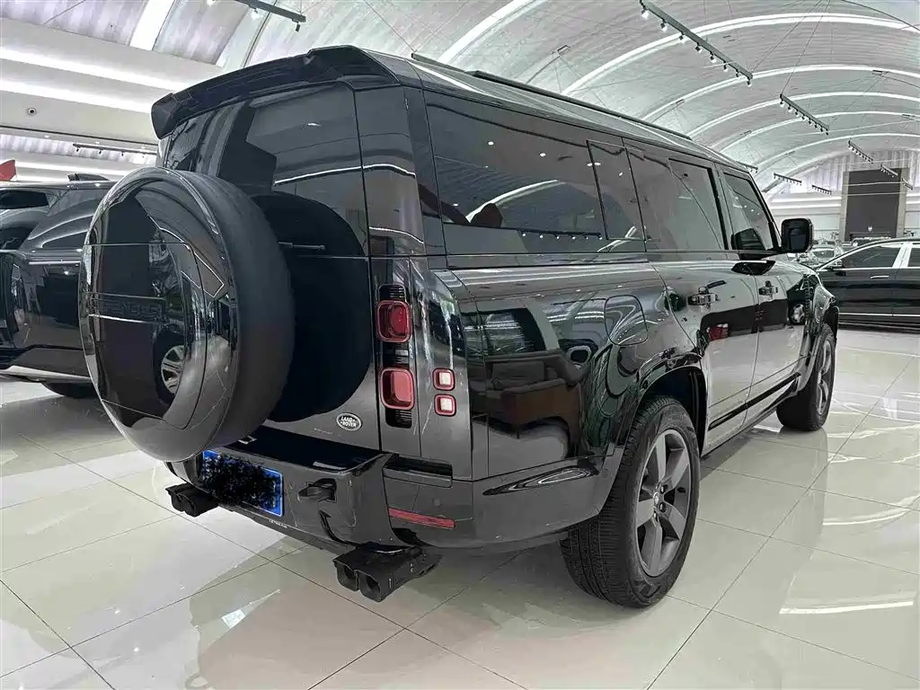 Land Rover Defender 2025 130 3.0T P400 7-Seater Luxury Edition фото 19