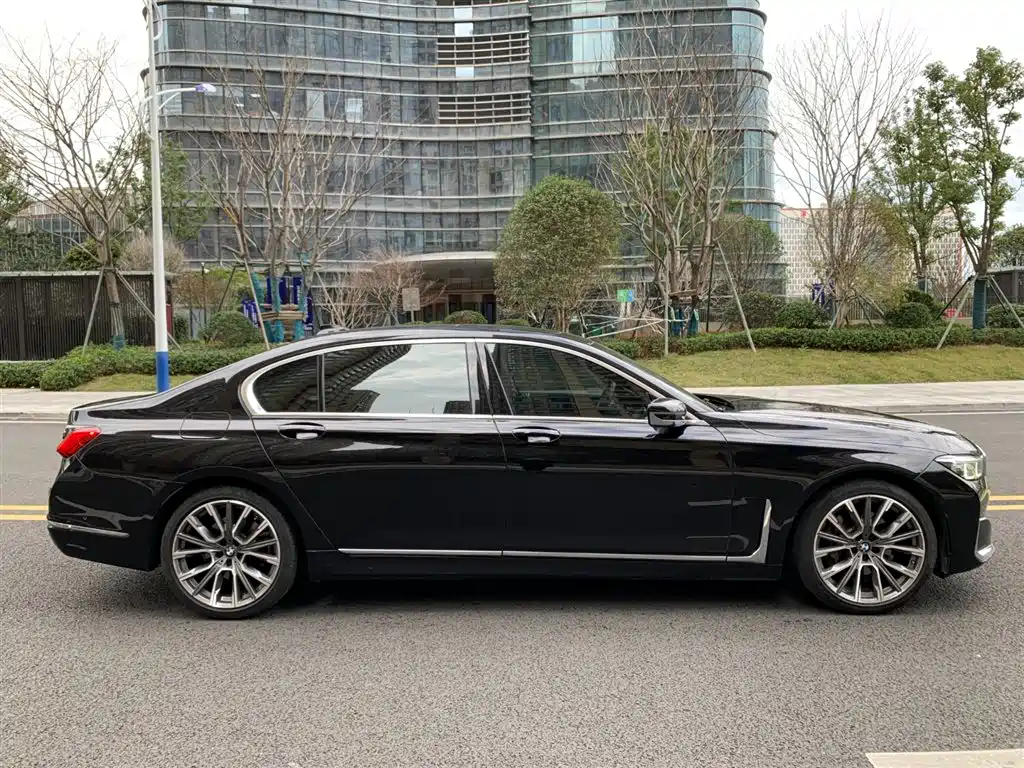 BMW 7 Series 2021 Model 730Li Luxury Package фото 9