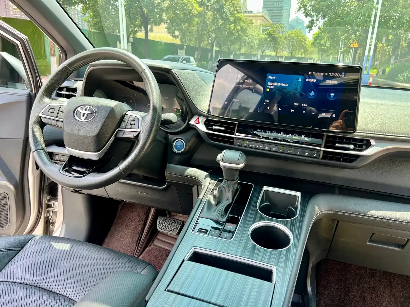 Toyota Sienna 2021 2.5L Hybrid Ultimate Edition фото 16