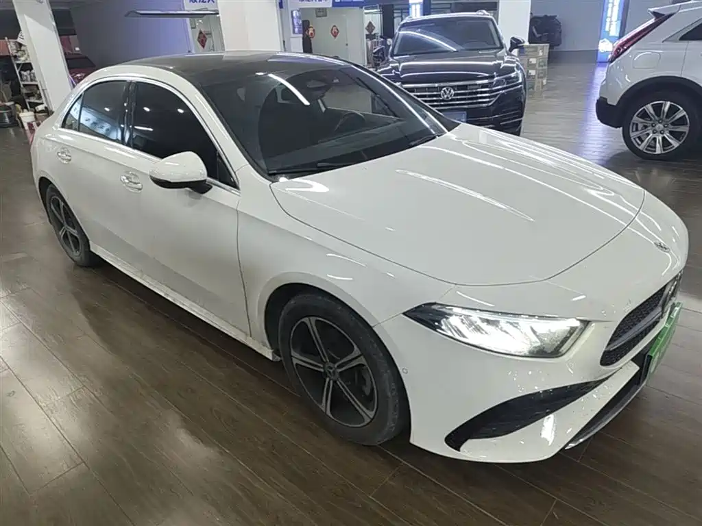 Mercedes-Benz A-Class 2023 A 200 L Fashion фото 4