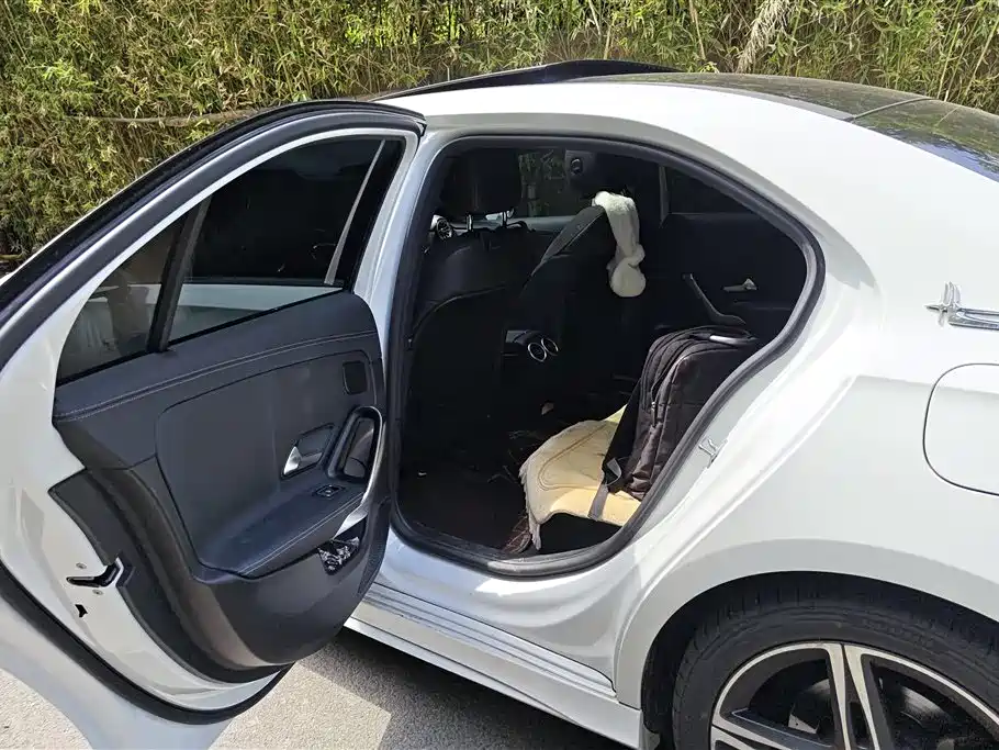 Mercedes-Benz A-Class 2019 A 220 L 4MATIC Sports Sedan фото 11