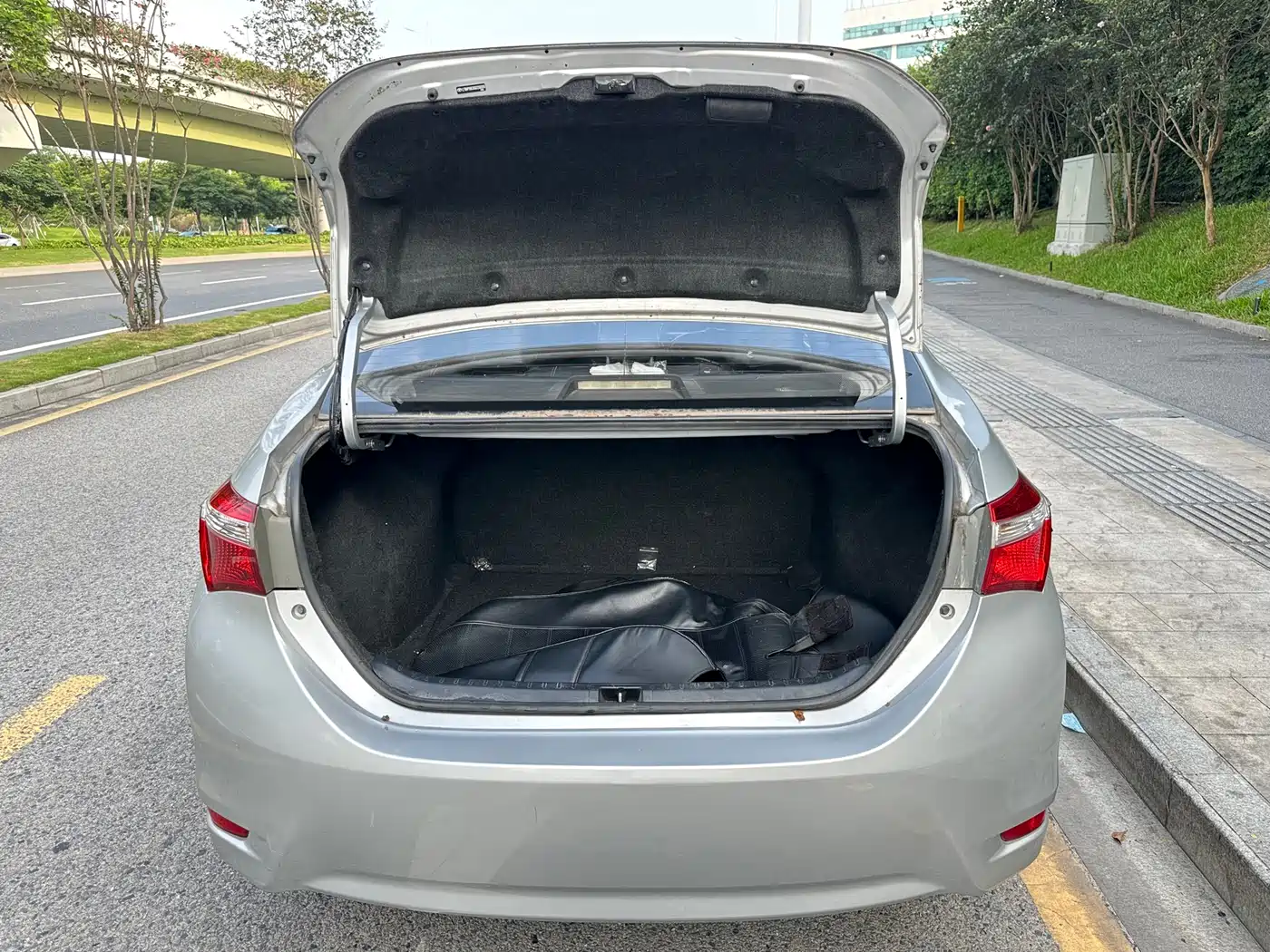 Toyota Corolla 2016 1.6L CVT GL-i Cool Edition фото 17