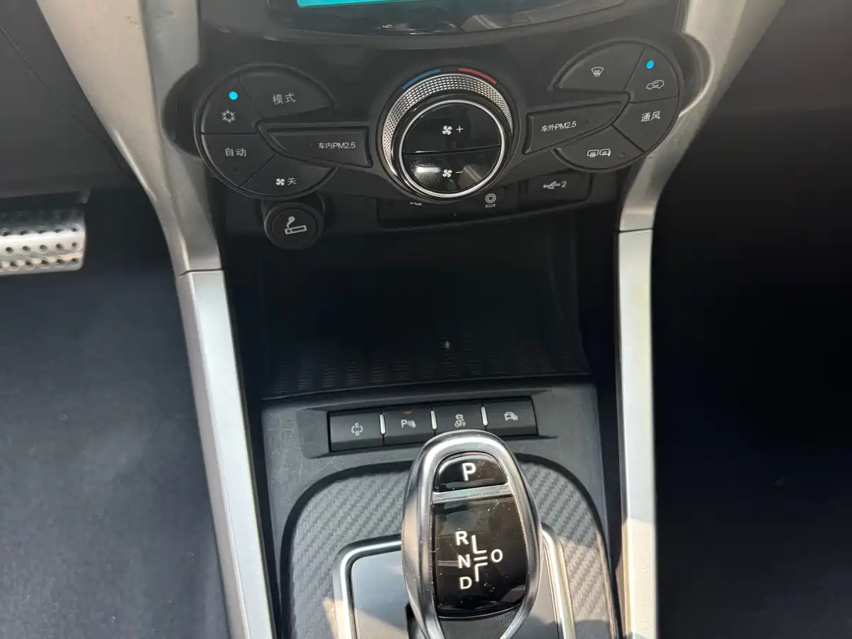 BYD Yuan New Energy 2018 EV360 Smart Connected Cool Edition фото 27