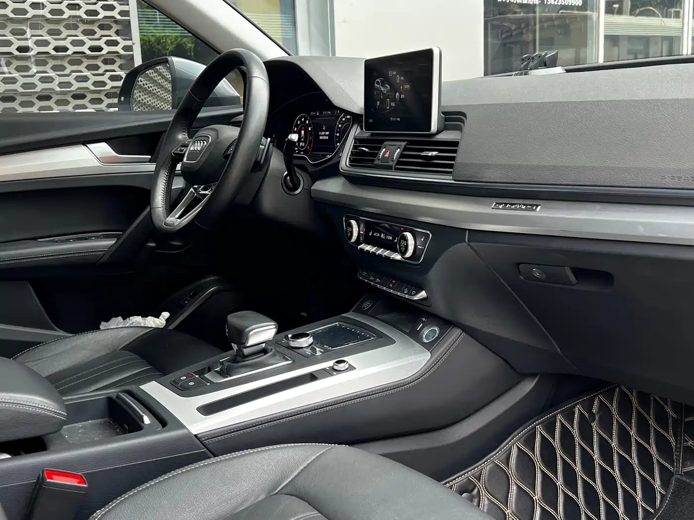 Audi Q5L 2020 Facelift 40 TFSI Honor Fashion фото 21