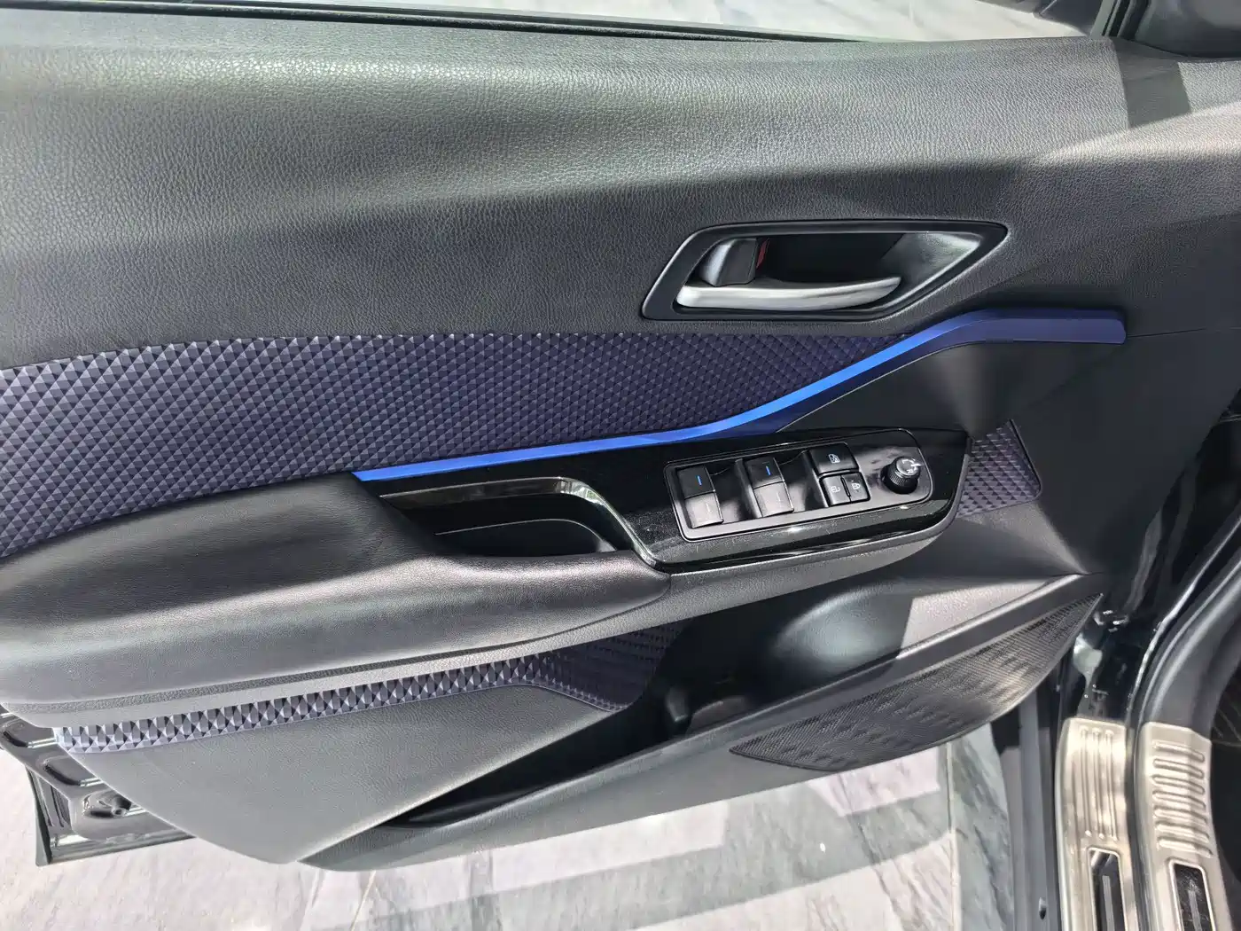 Toyota C-HR 2020 2020 Model 2.0L Leading