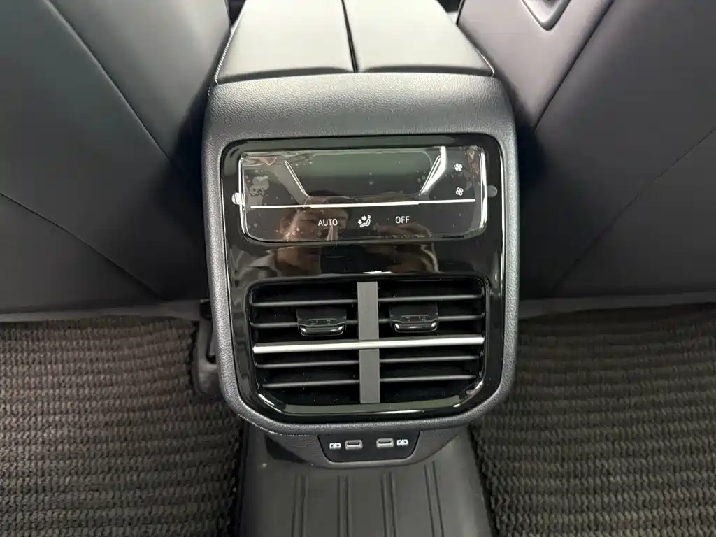 Volkswagen Passat 2025 2025 Pro 380TSI Starlight Dragon Glory Edition
