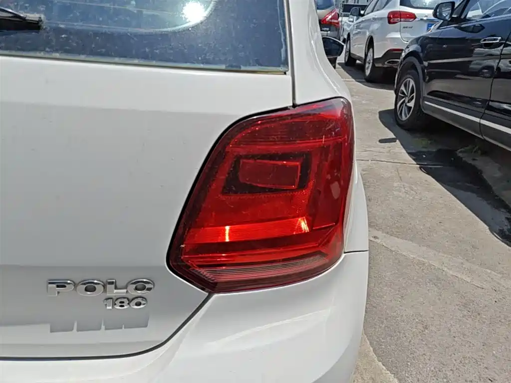 Volkswagen Polo 2016 1.6L Automatic Comfort фото 8