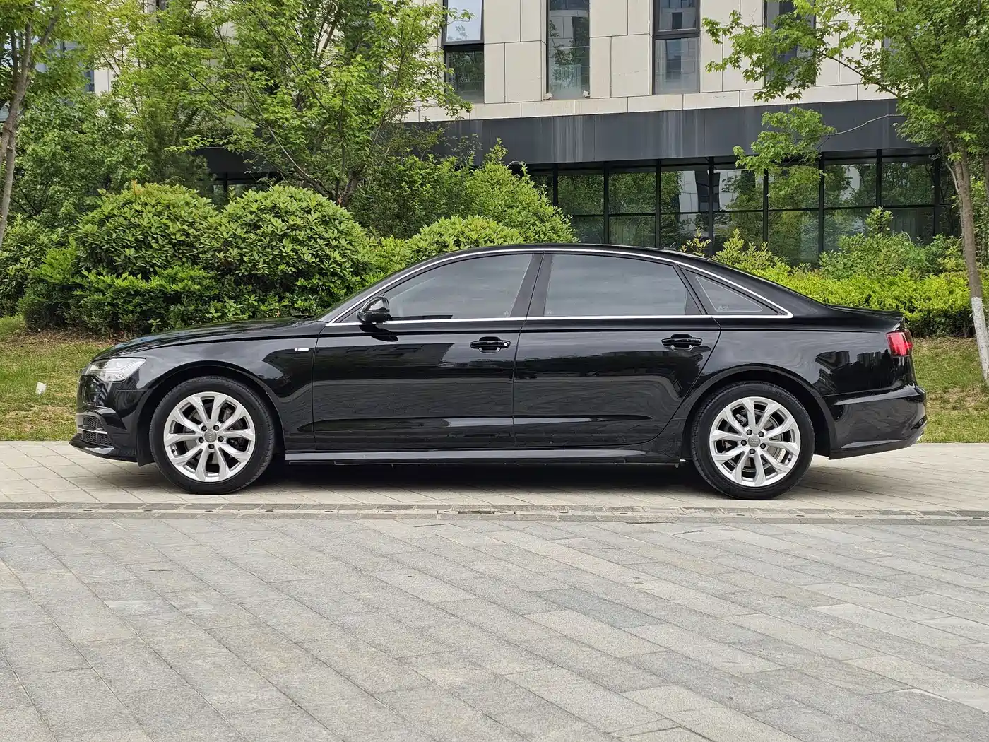Audi A6L 2018 Model 35 TFSI Collector's Edition фото 8