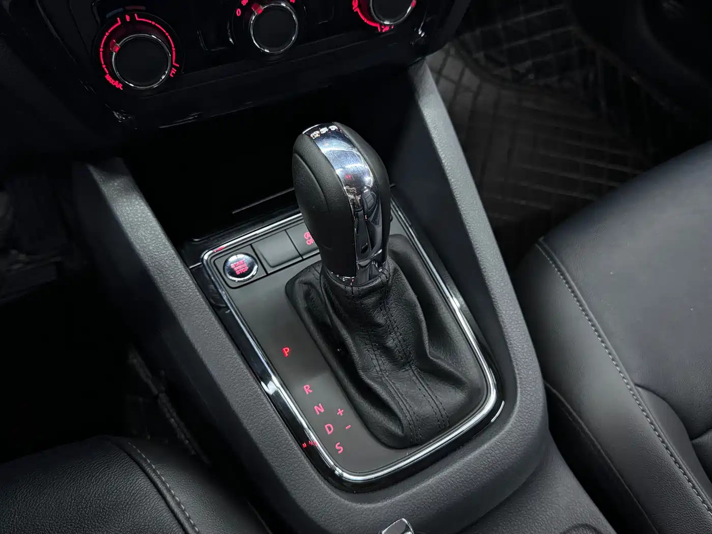 Volkswagen Sagitar 2018 280TSI DSG Comfort фото 10
