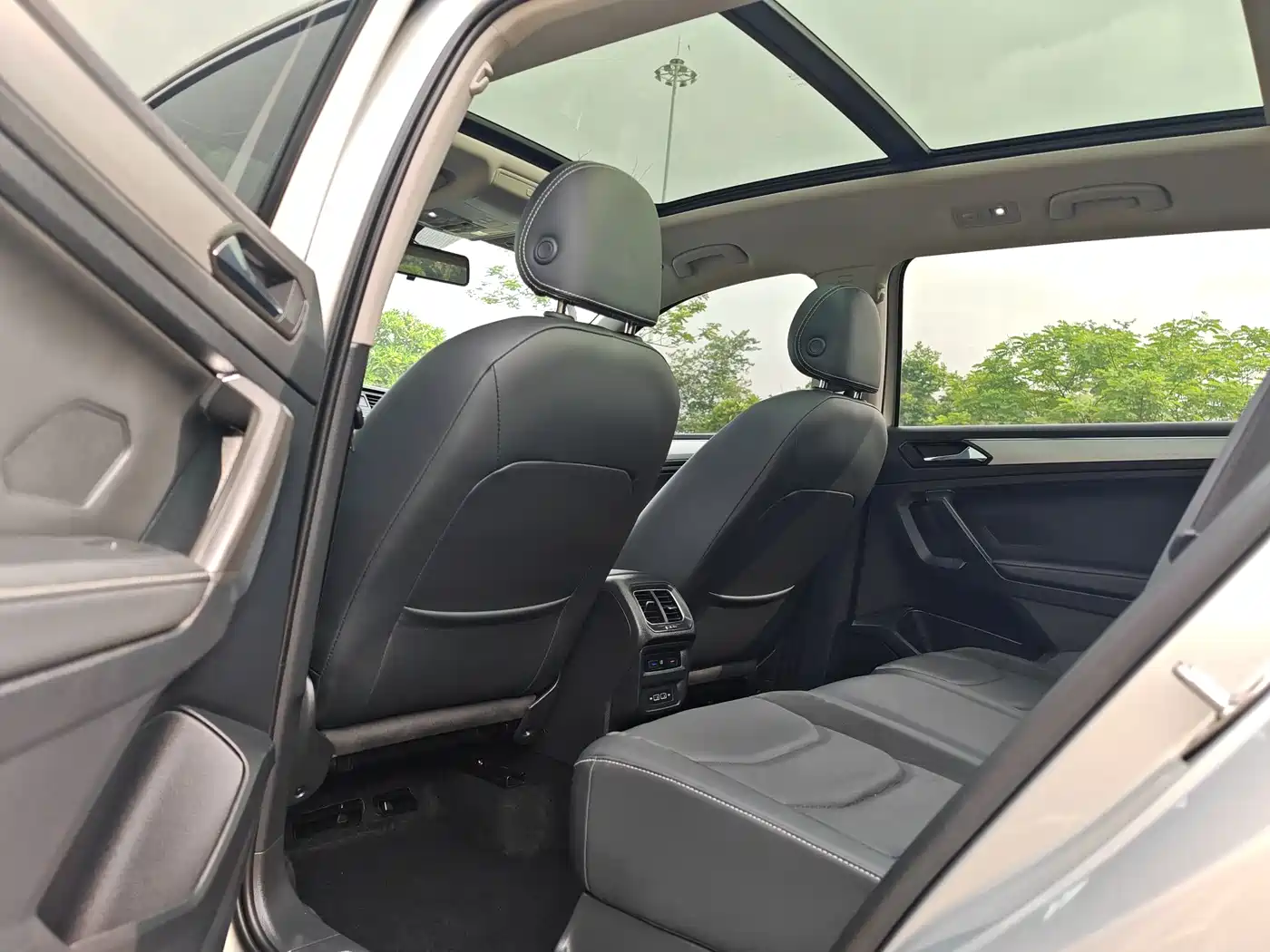 Volkswagen Tiguan L 2019 330TSI Automatic 2WD Panorama Comfort Edition China VI фото 24