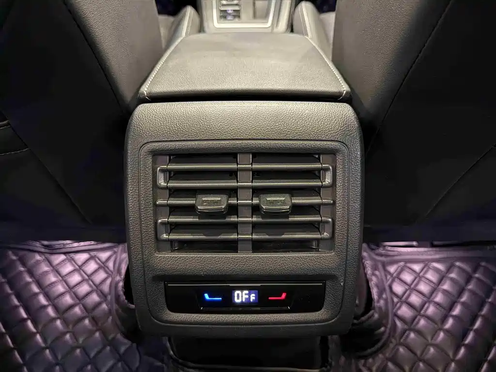 Volkswagen Golf 2023 280TSI DSG R-Line Lite фото 25
