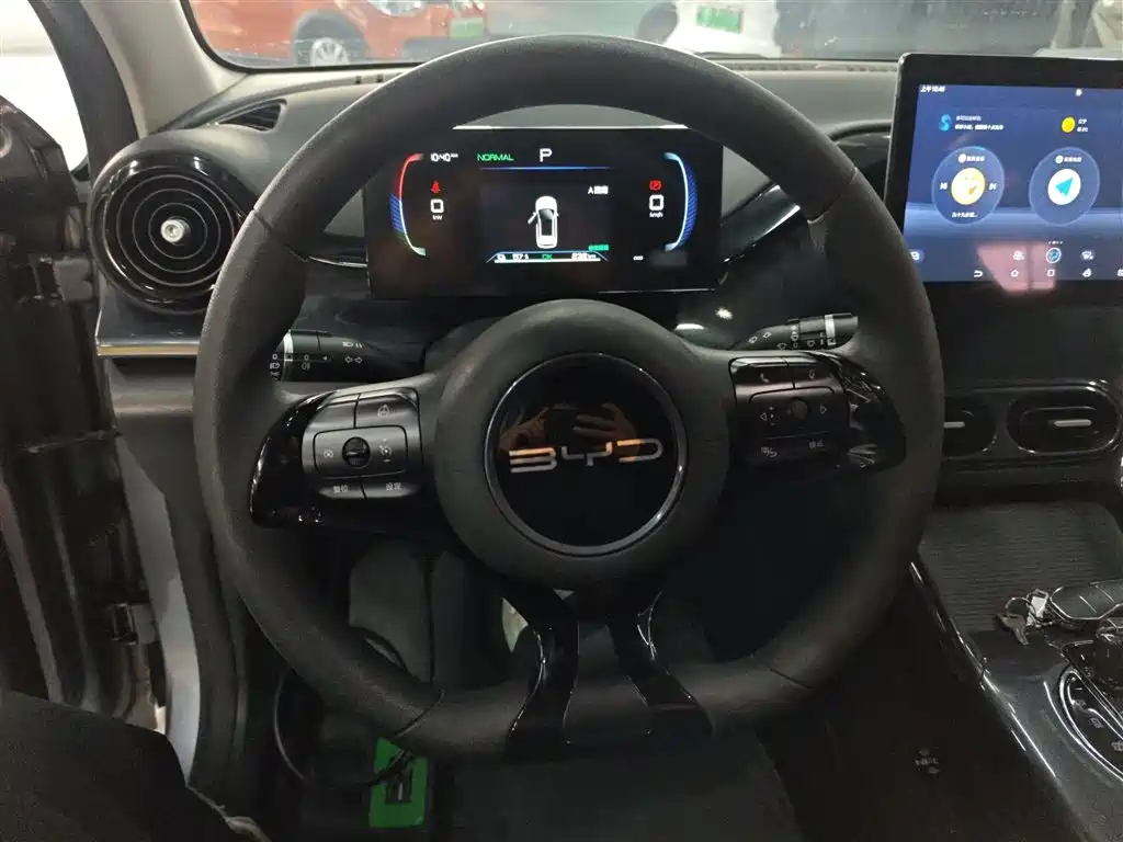 BYD E2