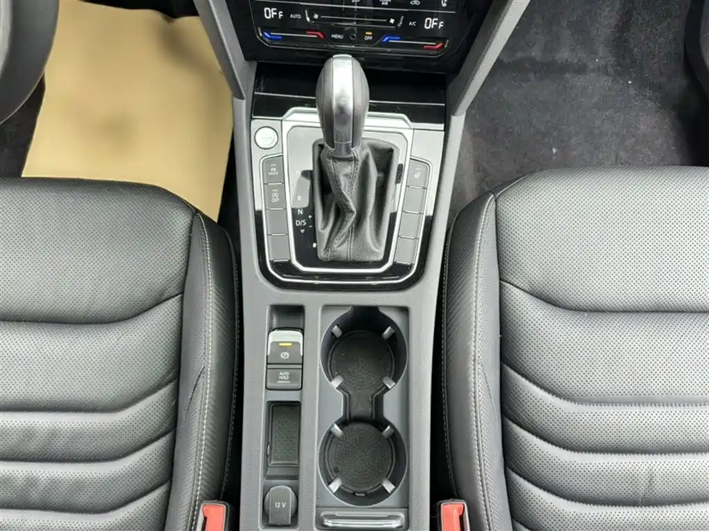 Volkswagen FAW-Volkswagen CC 2020 330TSI Glamour Version China VI фото 20