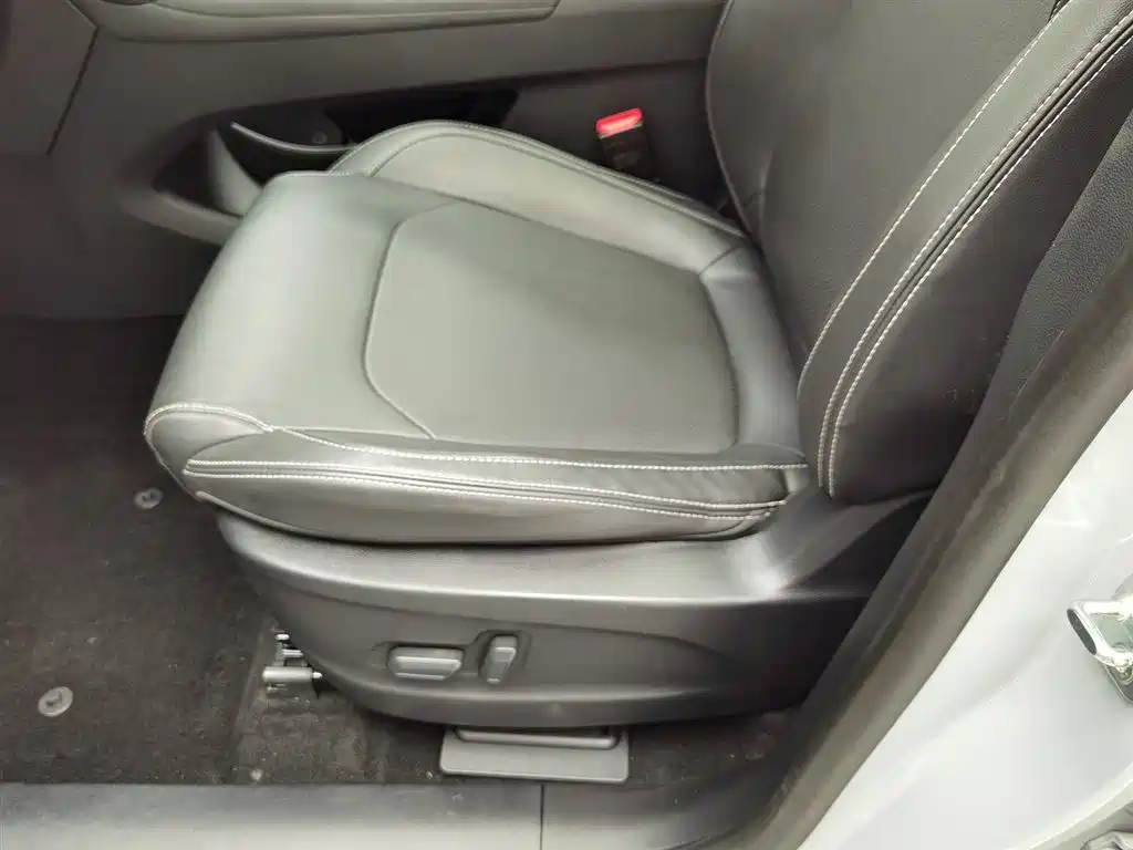 SAIC Maxus Maxus G50 2023 Model PLUS 1.5T Happiness Recommended Auto Cruise Edition фото 20