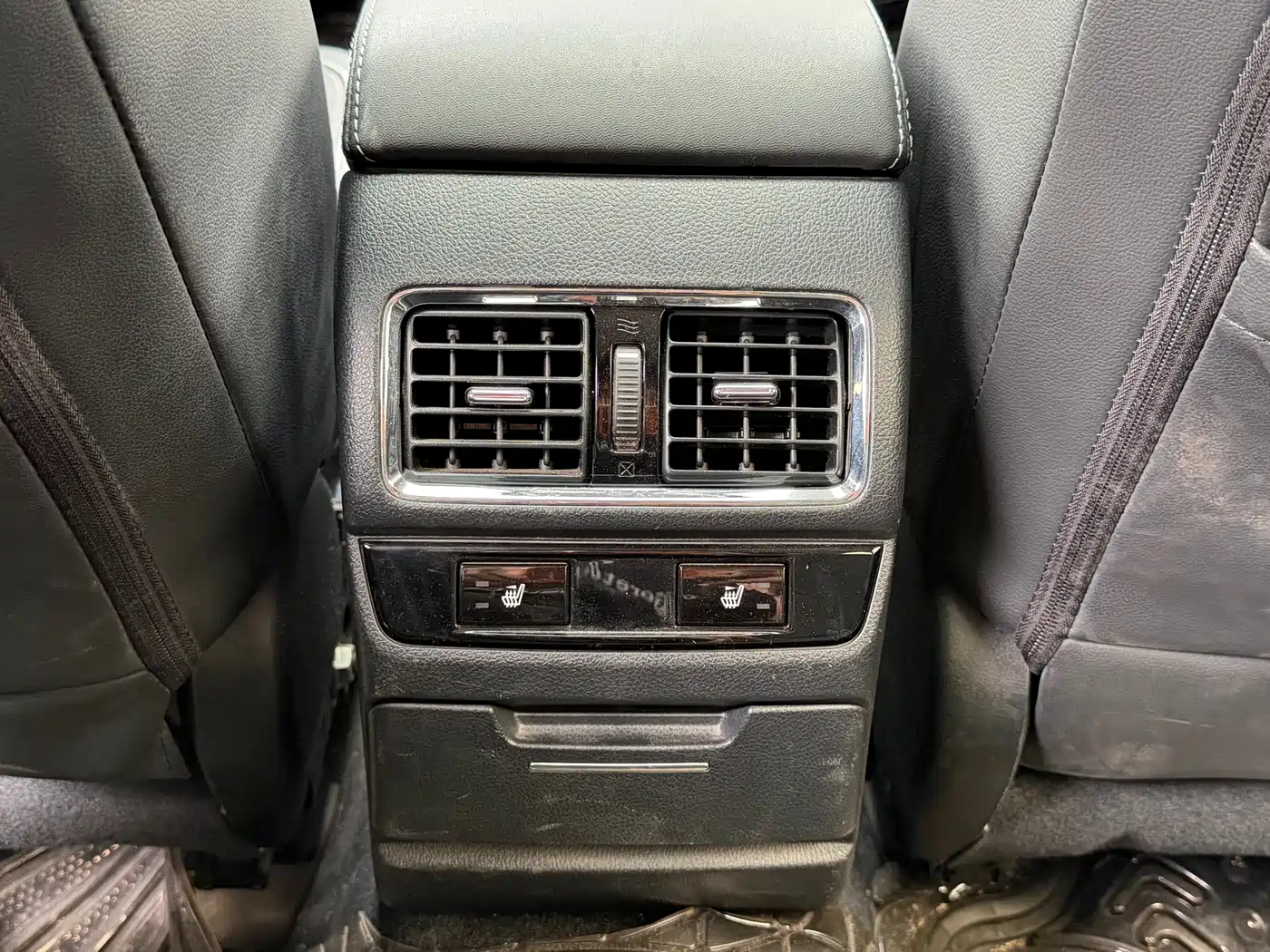 Subaru Outback 2016 2.5i Luxury Navigation Edition фото 14