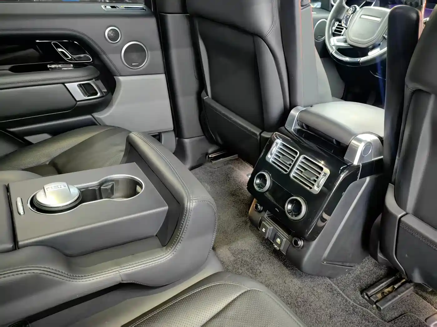 Land Rover Range Rover 2018 3.0 SC V6 Vogue Heritage Edition фото 12