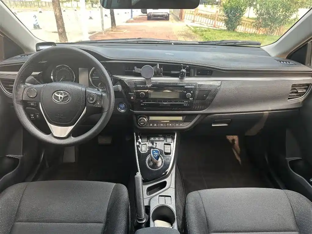 Toyota Levin 2016 Hybrid 1.8H GS E-CVT Elite Sunroof фото 9