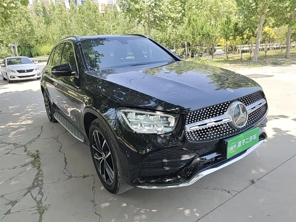 MERCEDES-BENZ GLC