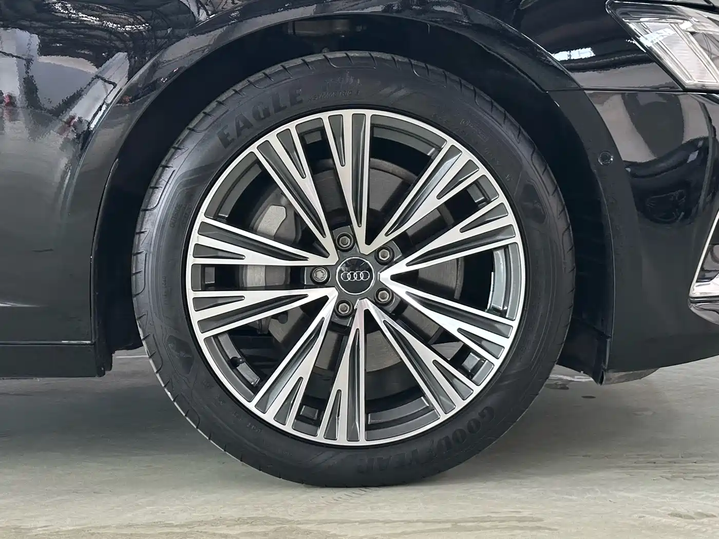 Audi A6L 2023 45 TFSI quattro Premium Elegance фото 17