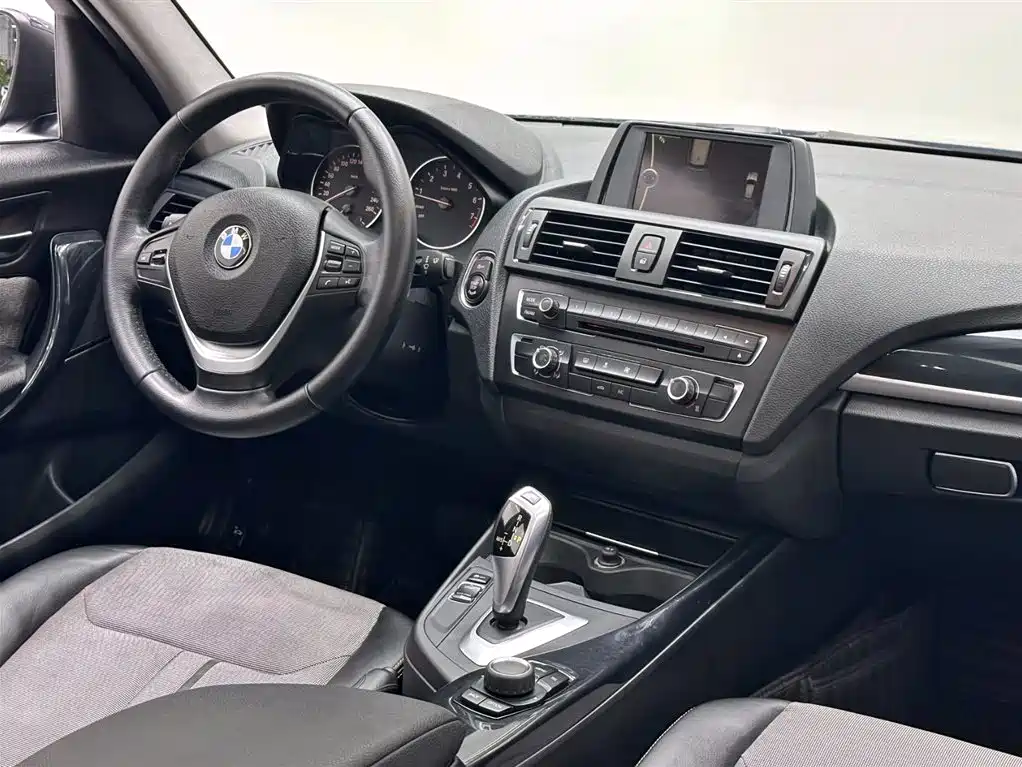 BMW 1 Series (Import) 2013 Facelift 116i Urban Model фото 11
