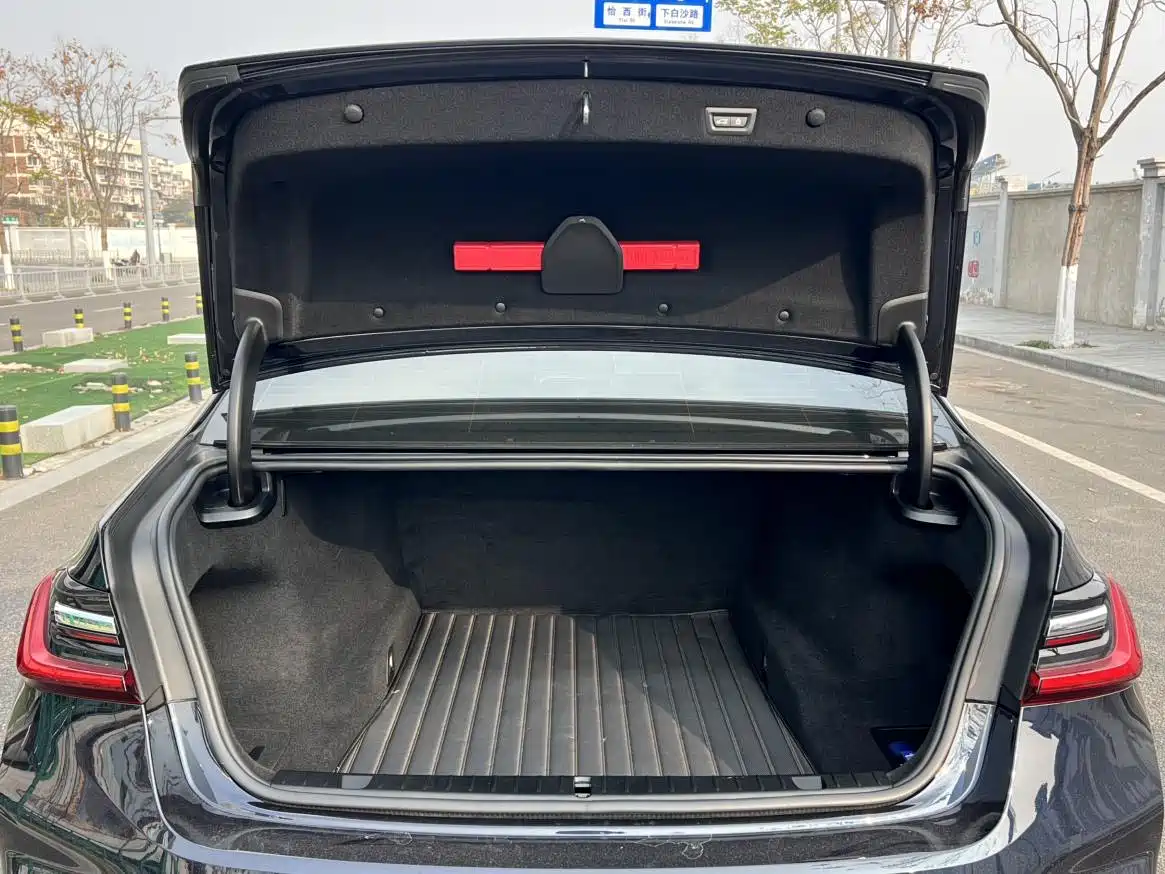 BMW 7 Series 2021 Model 730Li M Sport Package фото 16