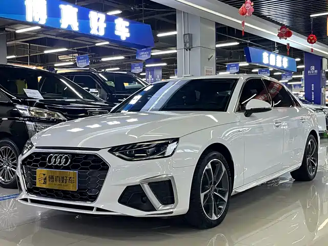 Audi A4L 40 TFSI, Стиль Драйв