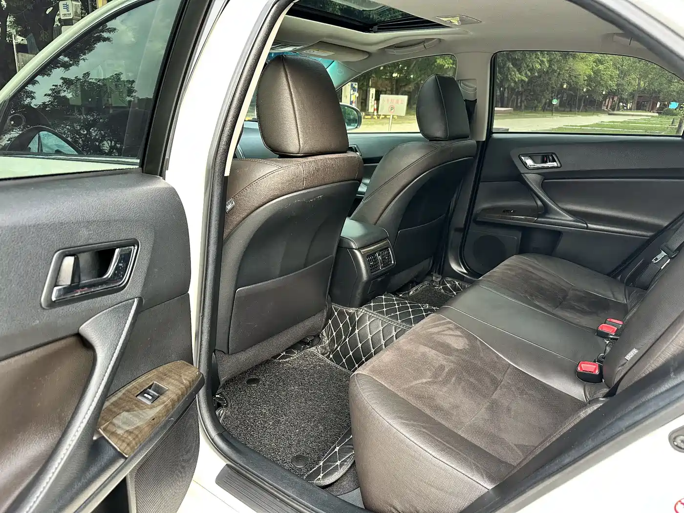Toyota Reiz 2013 2.5V Premium Edition фото 11