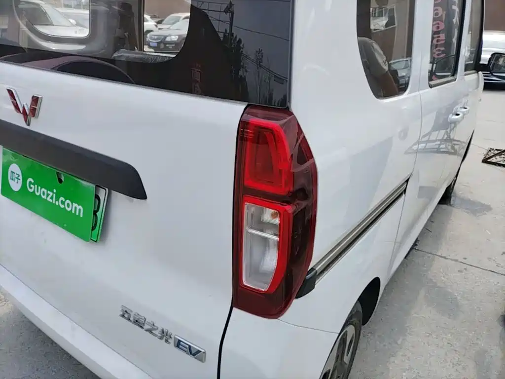 Wuling Motors Wuling Zhiguang NEV 2026 2025 Model 305km Base Version