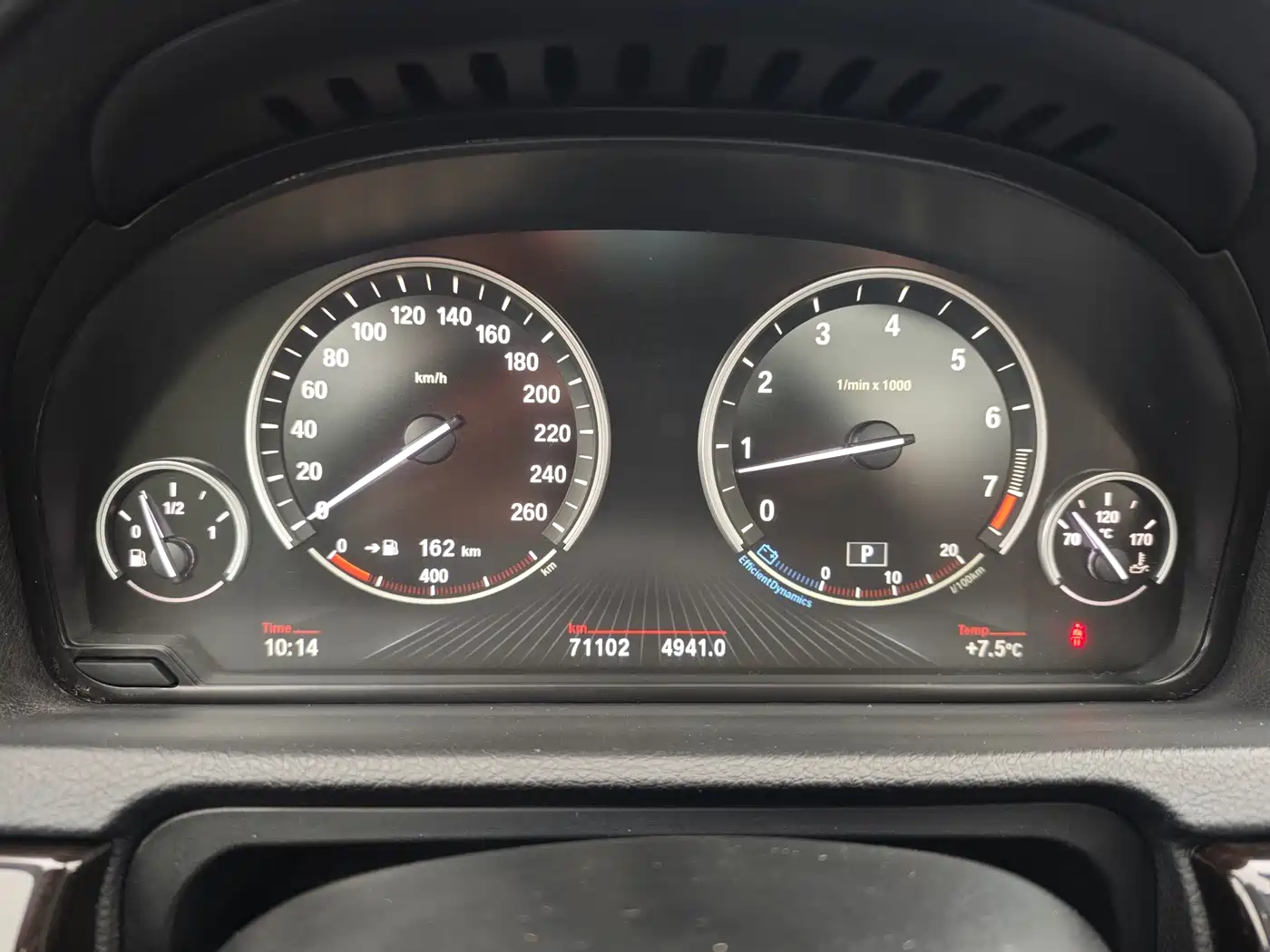 BMW 5 Series GT 2015 528i Leading фото 12