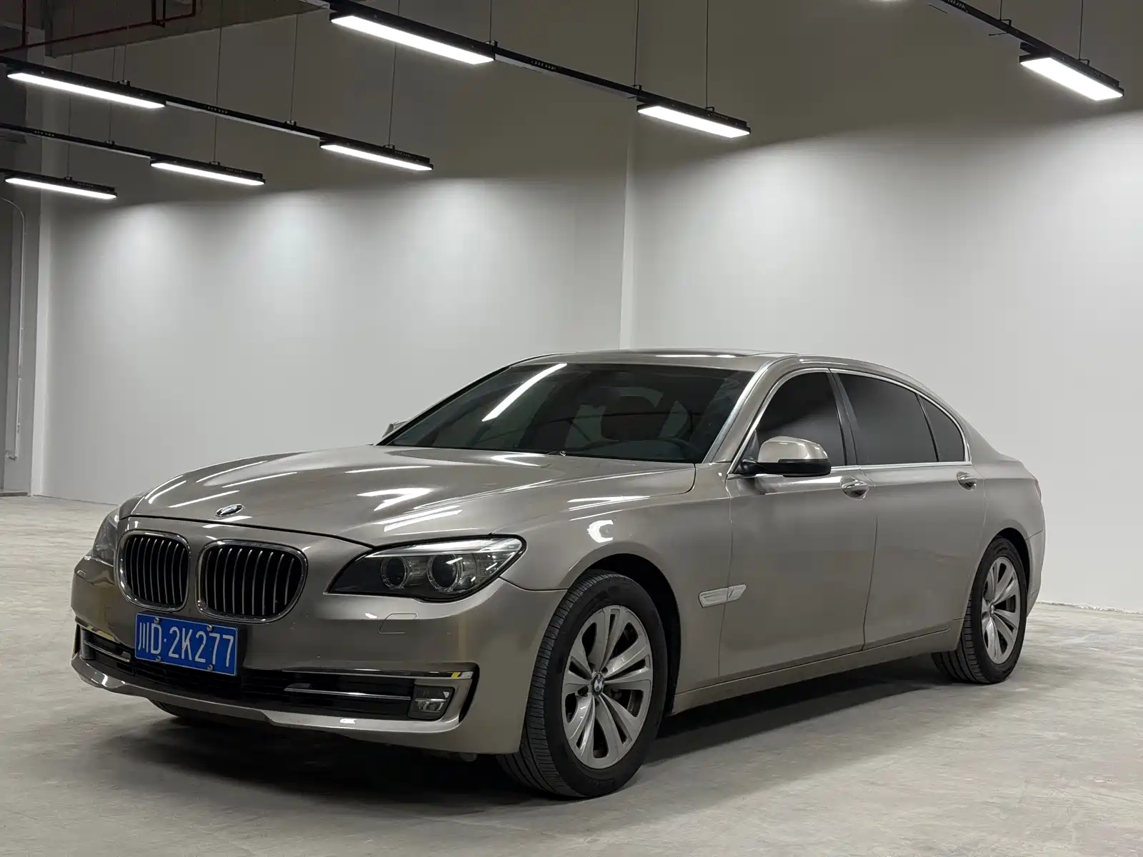 Photo 1 - BMW 7 Series