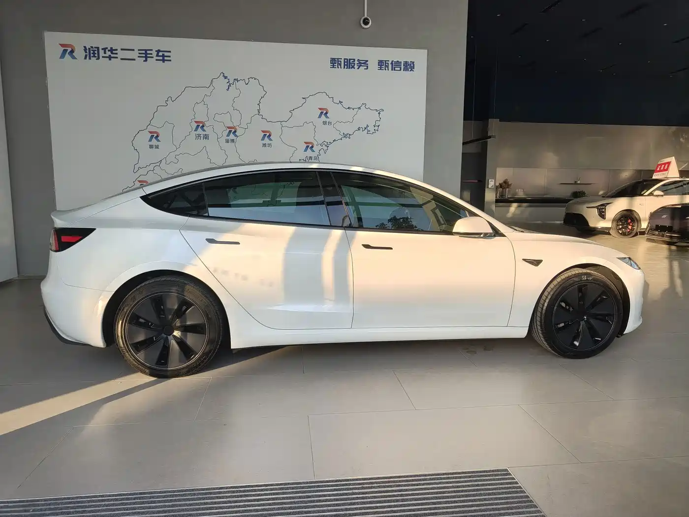 Tesla Model 3 2026 2025 Model Year Facelift Rear-Wheel Drive